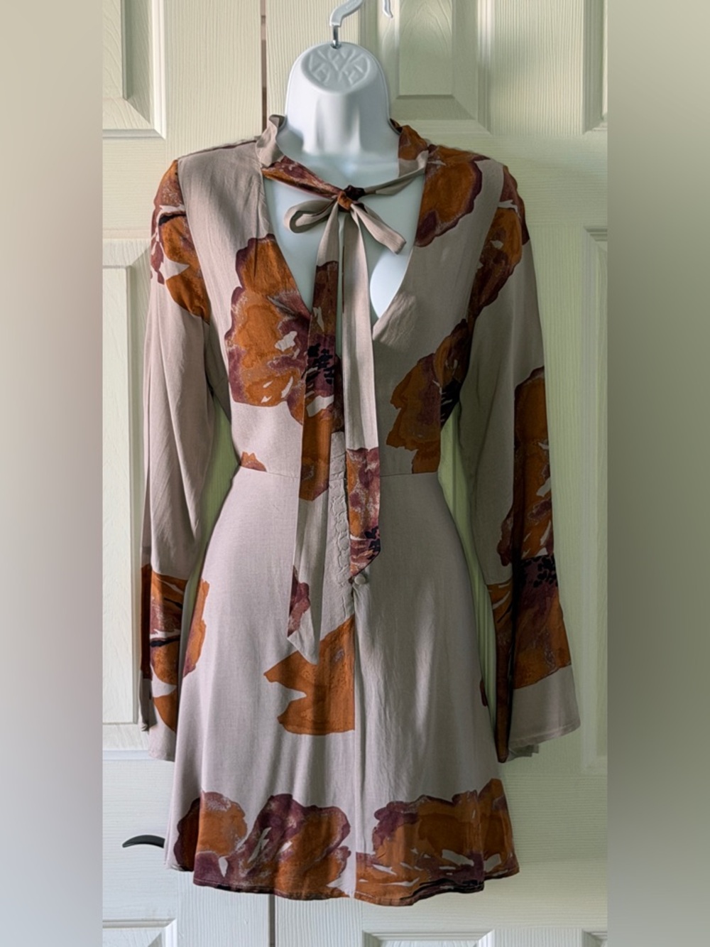 American Threads Floral Tie Neck Mini Dress Size Large Bell Sleeve Boho